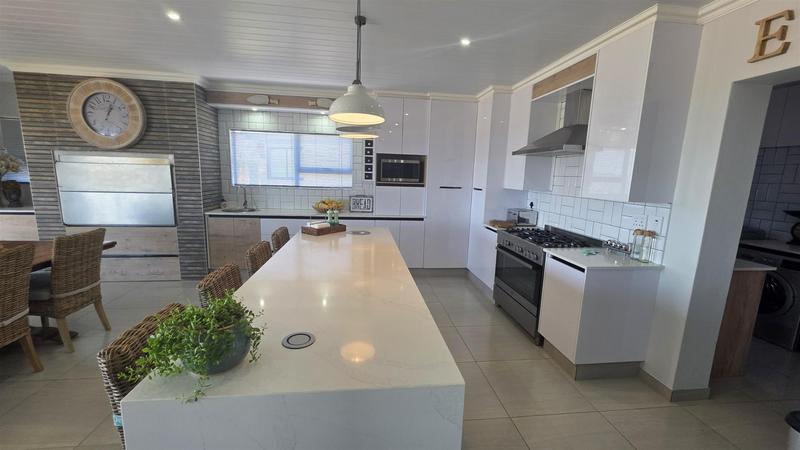 5 Bedroom Property for Sale in Monte Christo Western Cape